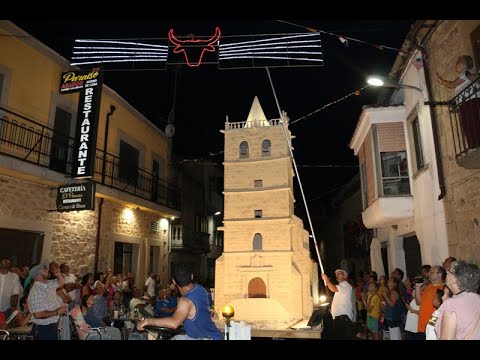 DEsfile de carrozas en Aldeadávila de la Ribera