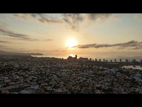 Sonnenaufgang über Calpe in Spanien