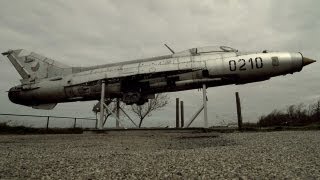 preview picture of video 'Old Jet Fighter - filmed with the NEX-FS100'