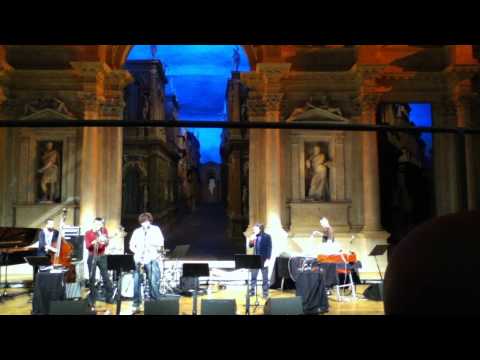 Gianluca PetrellaI & I-Jazz Ensemble 2011- G IMG 0377