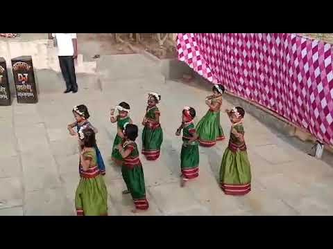 Aggobai dhaggobai song