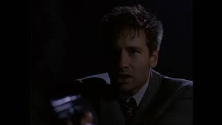 Mulder interroge Barry aprs le kidnapping de Scully et essaye de le tuer (VF)