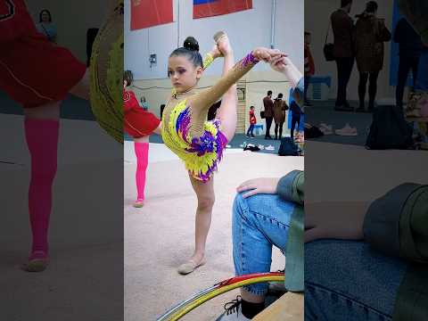 What’s your favorite sport?✨ I love RG❤️ #flexibility