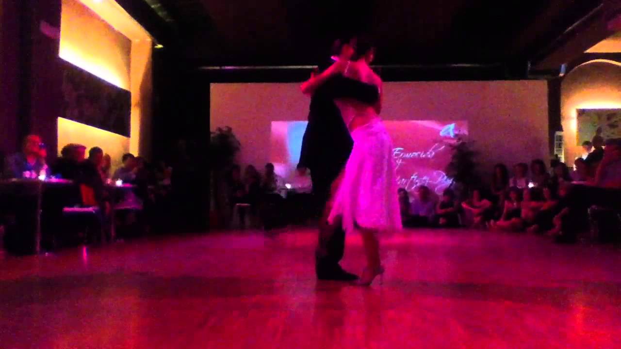 Lorena Ermocida y Pancho Martinez Pey - Reliquias Porteñas