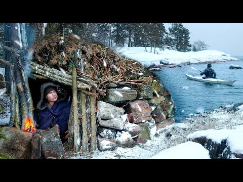 Out to the Frozen Sea! 3 Day WINTER Camping Alone - Island Bushcraft Shelter
