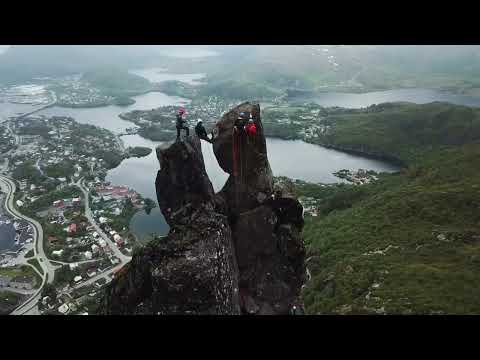 Climbing to the top of Svolværgeita on the Lofoten Islands - Norway 🇳🇴