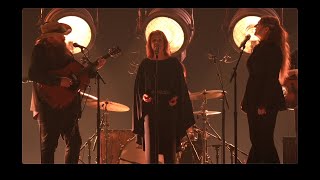 Patty Loveless &amp; Chris Stapleton - You&#39;ll Never Leave Harlan Alive (CMA Awards 2022)