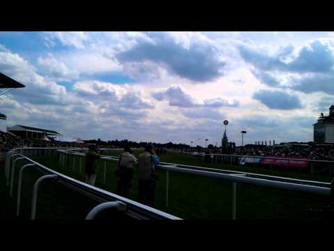 EBOR Festival at York Races 19th August 2011 (5).3gp
