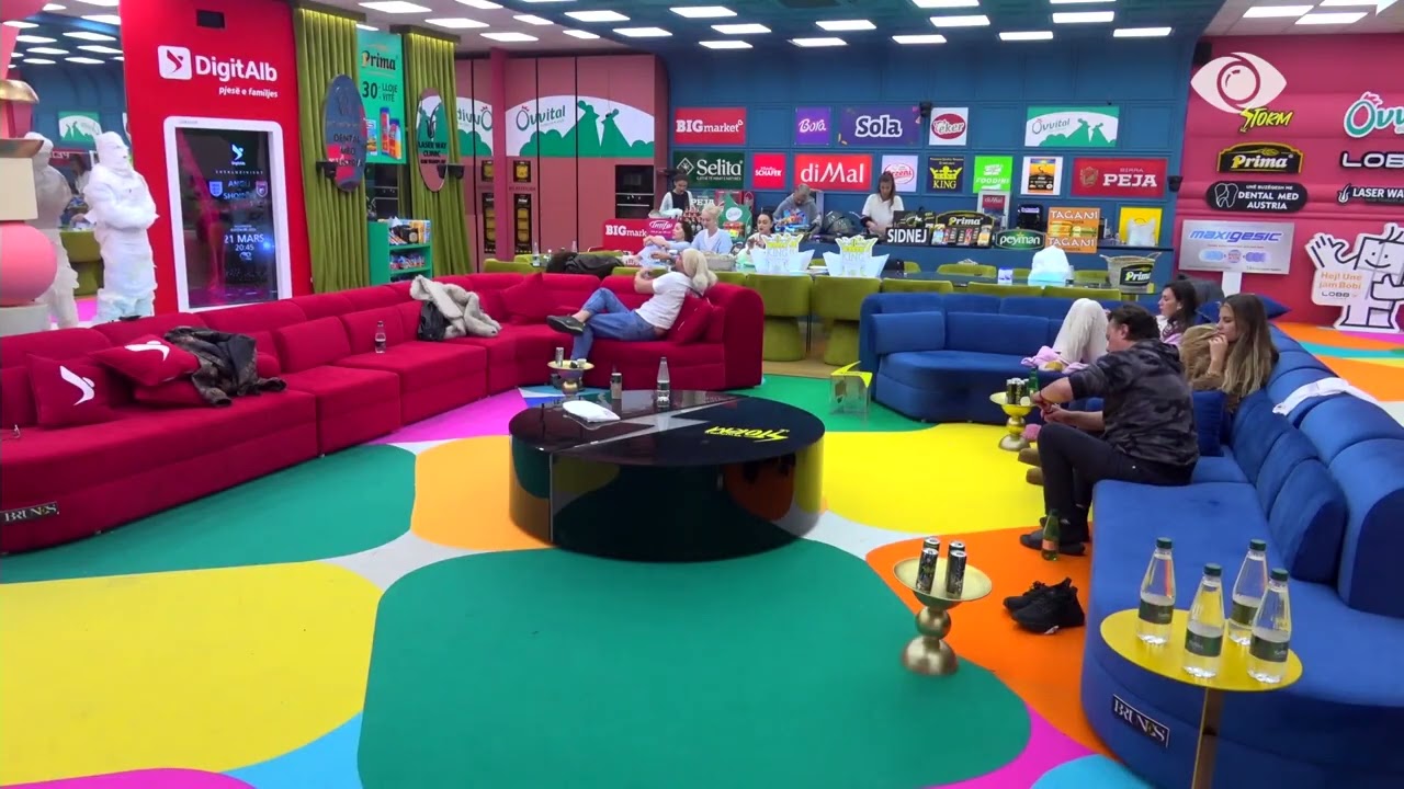 Momente pozitive në shtëpi/ Banorët këndojnë, teksa Jozi dhe Aldo vijojnë sfidën