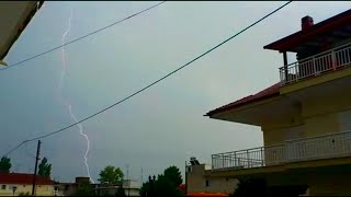 preview picture of video 'Huge Lightning taped on video'