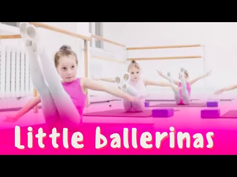 Little ballerinas in Ballet class