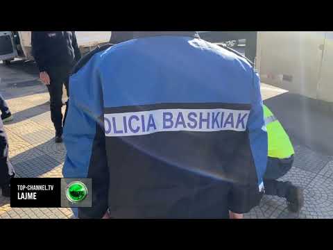 Top Channel/ Myftiu sulmon kryepolicin, urdhëroi heqjen e tabelës