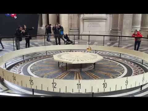 The Foucault Pendulum at le Panthéon in Paris