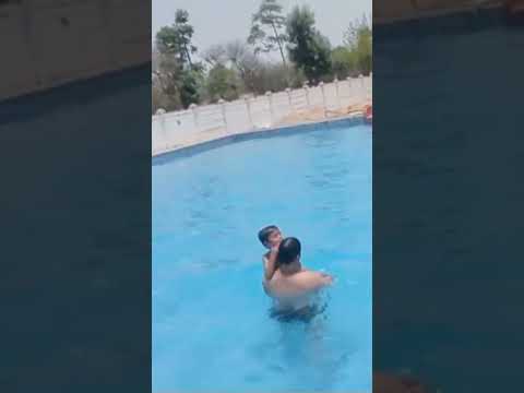 Pool trick 😘 Dad teaches son #thepoolfather #learntoswim #pool #swimtechnique #family #summer #vacat