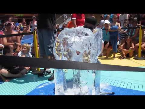 Kissing Dove Ice Carving on Carnival Breeze Cruise Ship