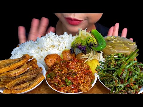 EATING SPICY FOOD||FRIED DRY FISH, SPICY EGGPLANT CHILI SAUCE, SPICY CHAYOTE PLANT WITH RICE