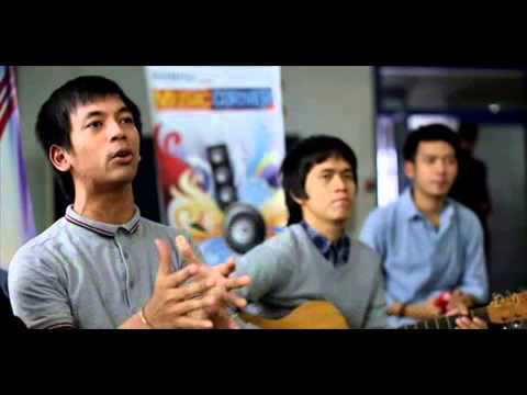 ESOK KAN BAHAGIA with Lirik - D'masiv Featuring Ariel , Giring , Momo.