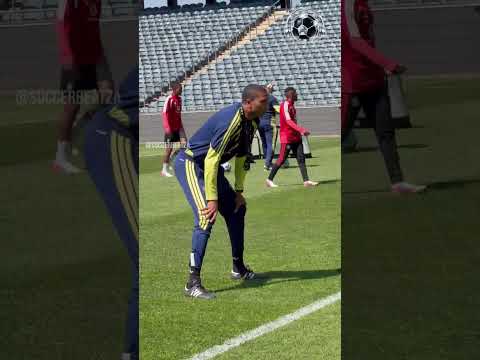 Abdeslam Ouaddou is bringing the ENERGY this morning during the Buccaneers’ MD-1 training session!