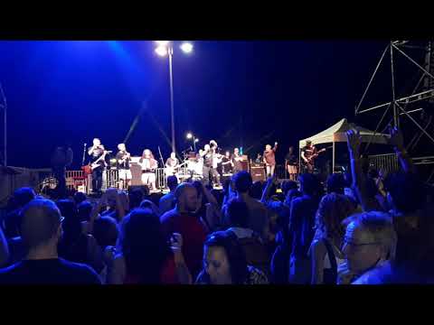 Curre Curre Guagliò - Punkreas, Modena City Ramblers, 'O Zulù