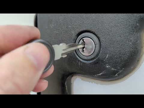Caravan / RV Thetford hatch lock jamming. Simple repair.