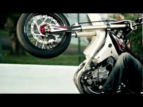 Blade - Yinki Bizznes  -=[ Directed By Jistaf ]=-