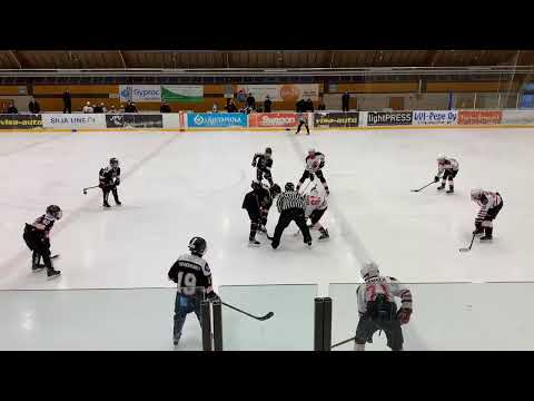 JYP Musta - JääAhmat