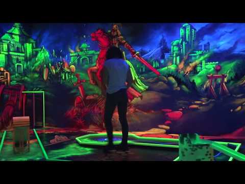 1 Spiel Schwarzlicht Minigolf inkl. Getränk in der GlowZone 4D Mainz (bis 24% sparen) - Second Medium