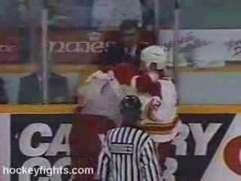 Darren McCarty vs Paul Kruse