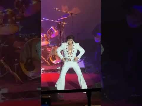 The best Elvis impersonator I have ever seen. #Elvis #ElvisPresley #ElvisImpersonator #DeanZ ￼