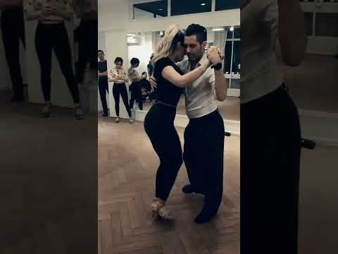 Demo Clase Tango Pista - Leandro Capparelli & Jeannette Erazú (01/08/2022)