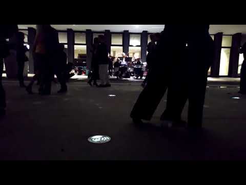 Tanzlustbarkeiten an der Deutschen Oper Berlin mit dem Berlin Community Tango Orquestra