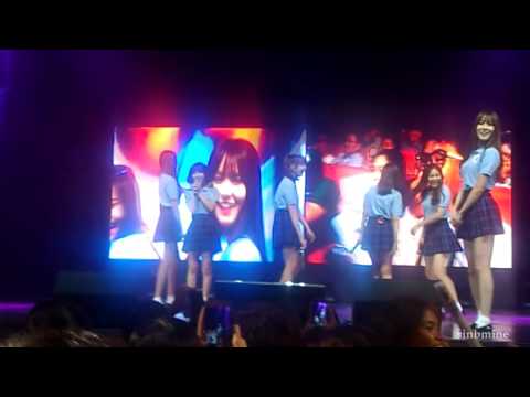 [FANCAM] 160904 GFriend in Manila - Yuju staring game