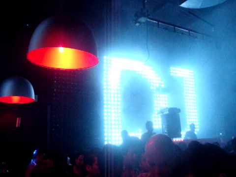 LOVE IN TRAFFIC / DJ LAPETINA