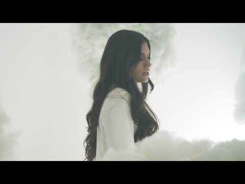 Nicole Jaskot - Looking for Love (Official Music Video)