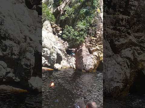 Pulei da pedra na cachoeira #camping #trilha #natureza #cachoeira #bahia