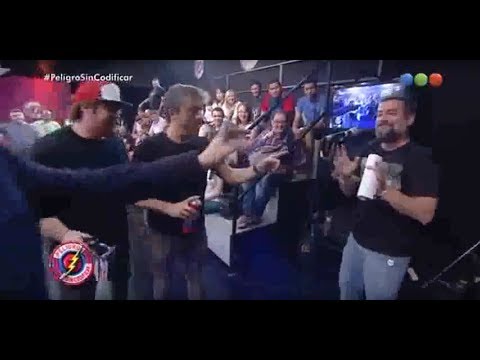 TENSION! ESCANDALO! Me tiran con de todo en Peligro Sin Codificar