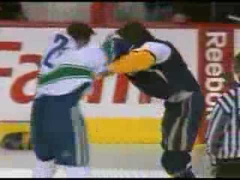 Darcy Hordichuk vs Andrew Peters Oct 17, 2008