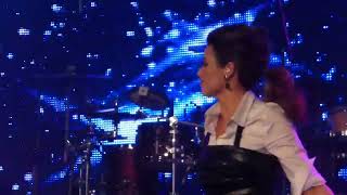 Holding On - Dannii Minogue feat. Jason Heerah