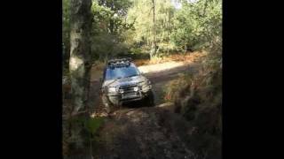 preview picture of video 'Freelander steep pit waffel boards off road. Slab Common Bordon 16/10/11'