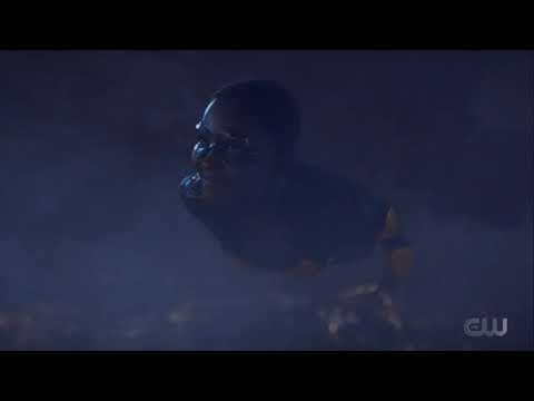 Black Lightning 4x01 Jennifer flying like she does
