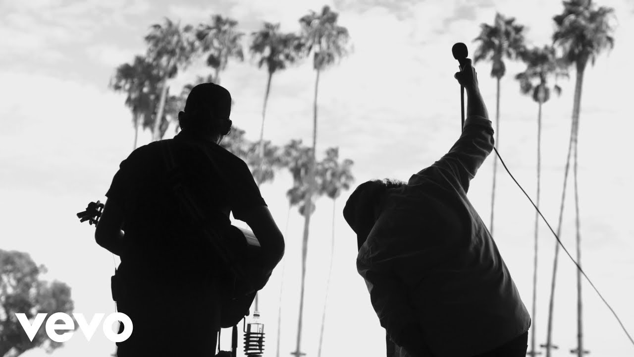 Stephen Wilson Jr., Eddie Vedder - Hunger Strike (Live from Ohana Fest) - YouTube