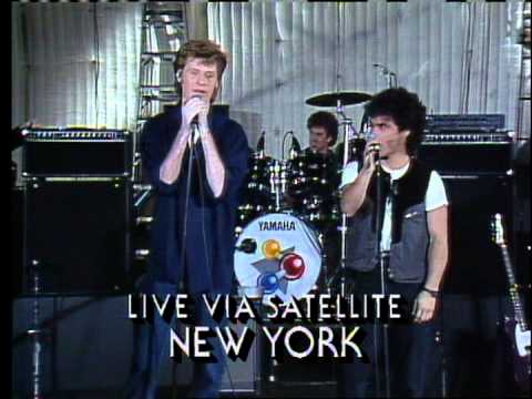 Hall and Oates win Favorite Pop Group - AMA 1983