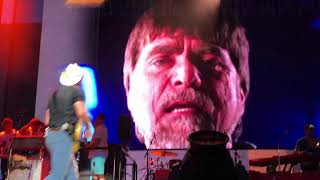 Brad Paisley- Old Alabama live in Spokane