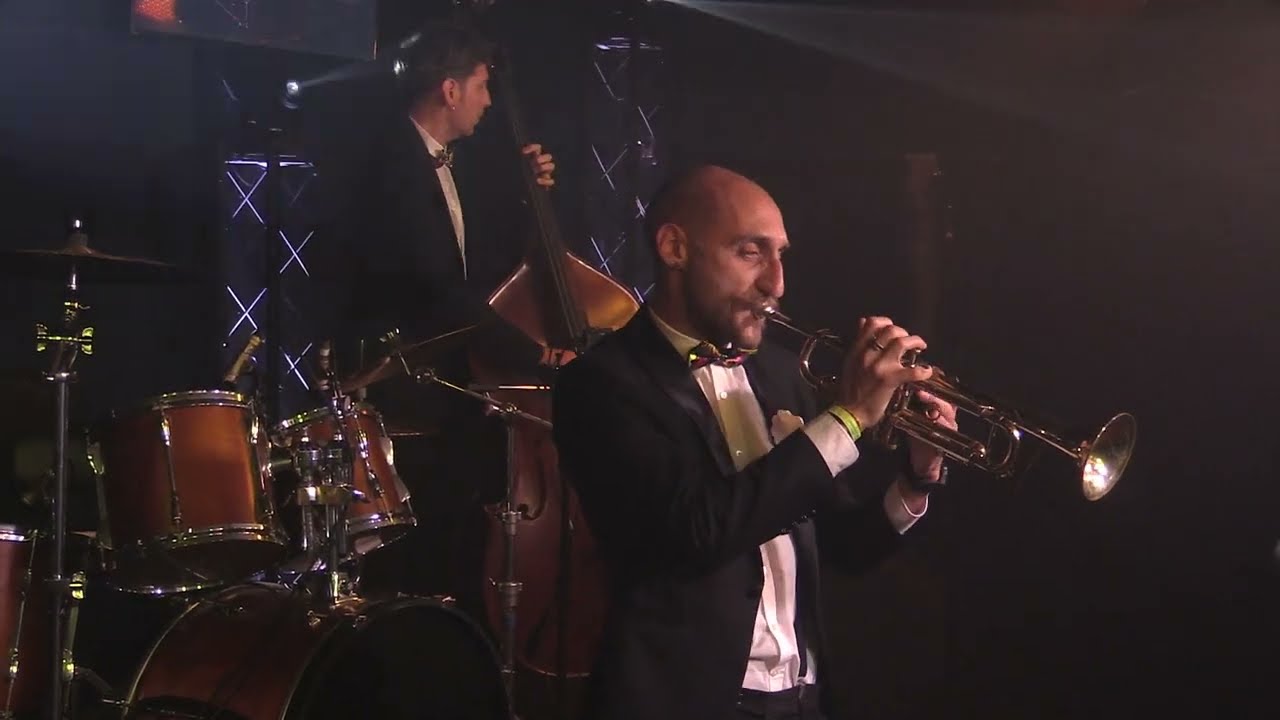 TRIO MANOUCHE 3: TRUMPET-GUITAR-DOUBLE BASS