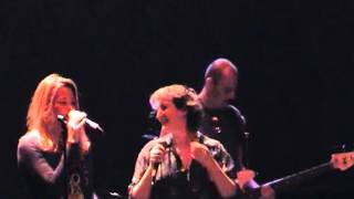 Beverly Jo Scott & Gaelle Mievis - L'Etrangère