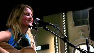 Niina Mönkkönen - On kaikki niinkuin ennenkin @ Artturi 14.4.2016