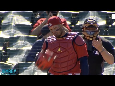 Yadier Molina tells runner to steal then throws him out, a breakdown