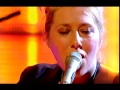 Martha Wainwright   You Cheated Me Later on Jools 2008