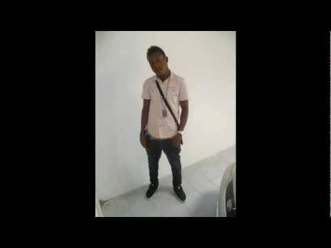 Lil Quil - Gangsta No Pelea Por Guilas (School Bag Riddim).wmv