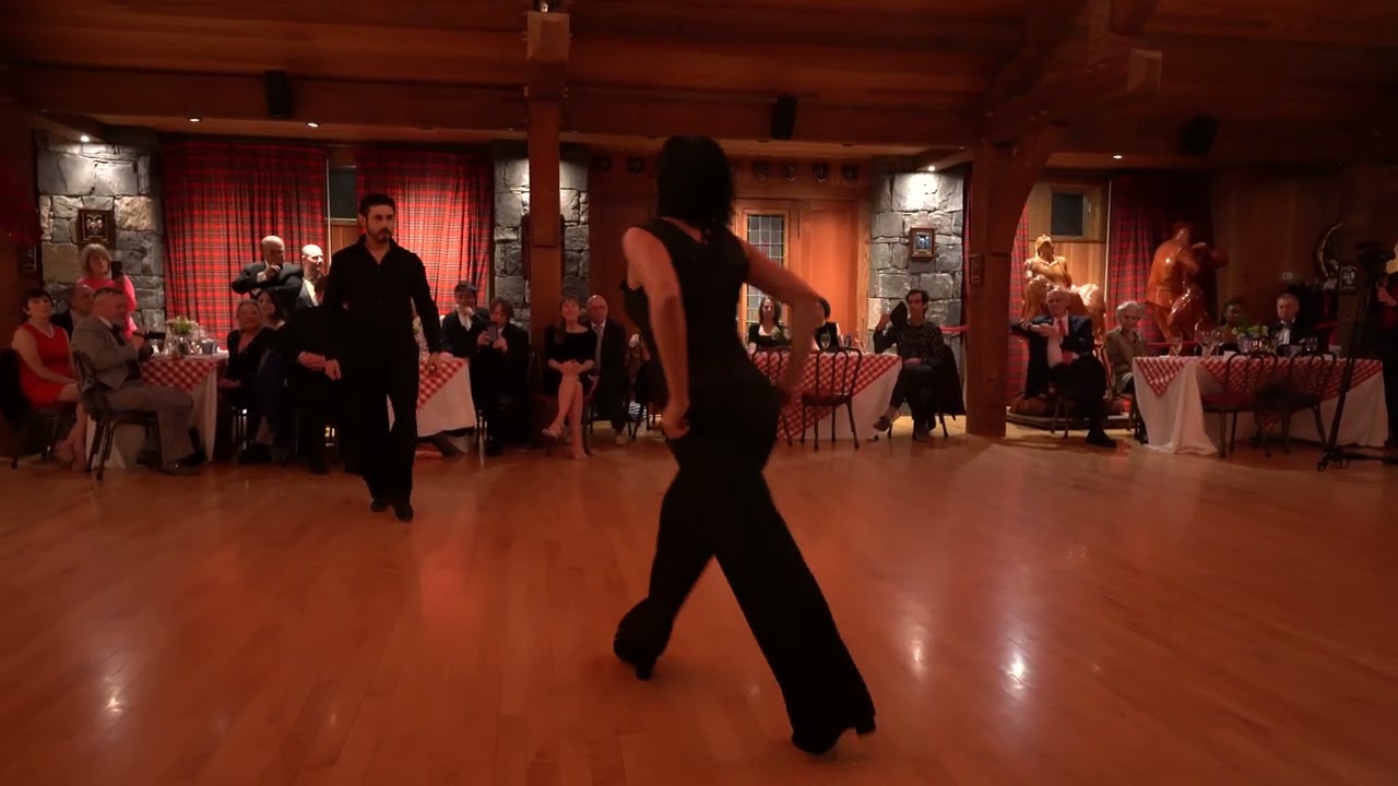 Fernanda Ghi & Martin Almiron dancing to "Oblivion (Piazzolla) "  played by the Alex Roitman Quartet